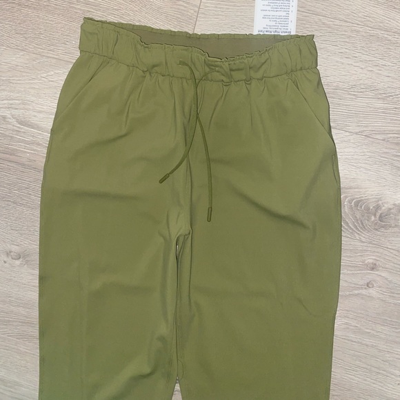 Lululemon stretch high rise olive pants - Picture 4 of 7